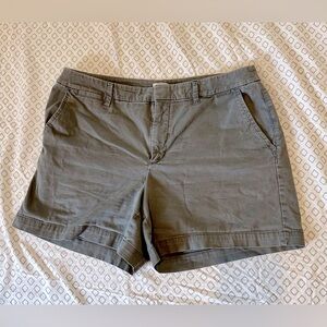 a new day women’s gray shorts Size 8